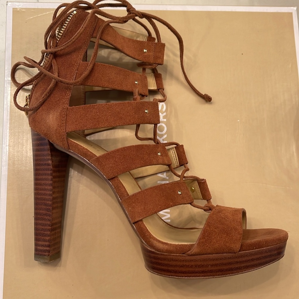 Tan Suede platform Michael Kors sandal size 9 - brand new in the box. - Picture 4 of 6